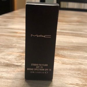Mac Cosmetics Studio Fix Fluid